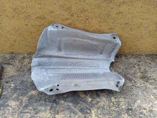 тепловой экран глушителя Volvo XC90 1 поколение 2005, 2.4 л., D 5244 T, дизель, АКПП, внедорожник 5 дв., полный подключаемый привод, правый руль, 30742609