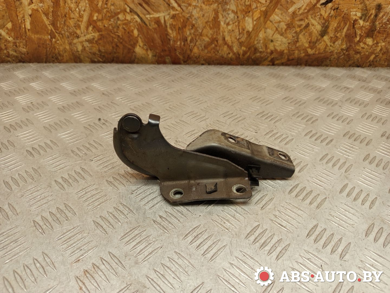 петля капота правая Peugeot 4007 1 поколение 2009, 2.2 л., дизель, МКПП, полный подключаемый привод, правый руль, RGJ2 - фото №1