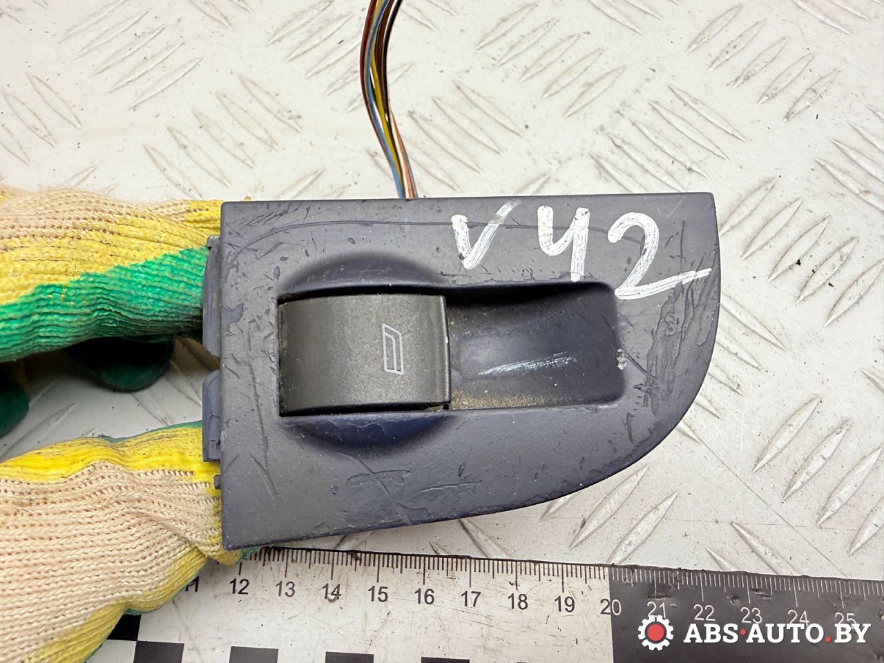 кнопка стеклоподъемника двери задней левой Audi A6 4B/C5 1997, 1.9 л., AFN, дизель, МКПП, седан, 4B0959855, 4B0959521 - фото №1