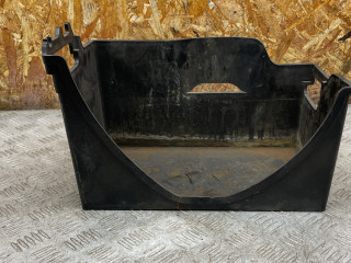 кожух аккумулятора Mitsubishi Pajero 3 поколение 2002, 3.2 л., дизель, МКПП, внедорожник 3 дв., MR411561