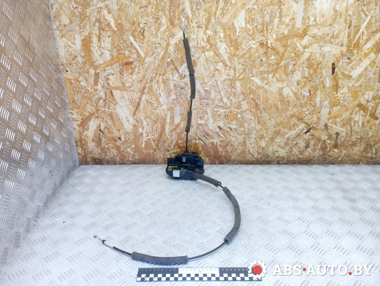 замок двери задней левой Nissan X-Trail T32 2014, 1.6 л., R9M, дизель, МКПП, полный подключаемый привод, правый руль - фото №1