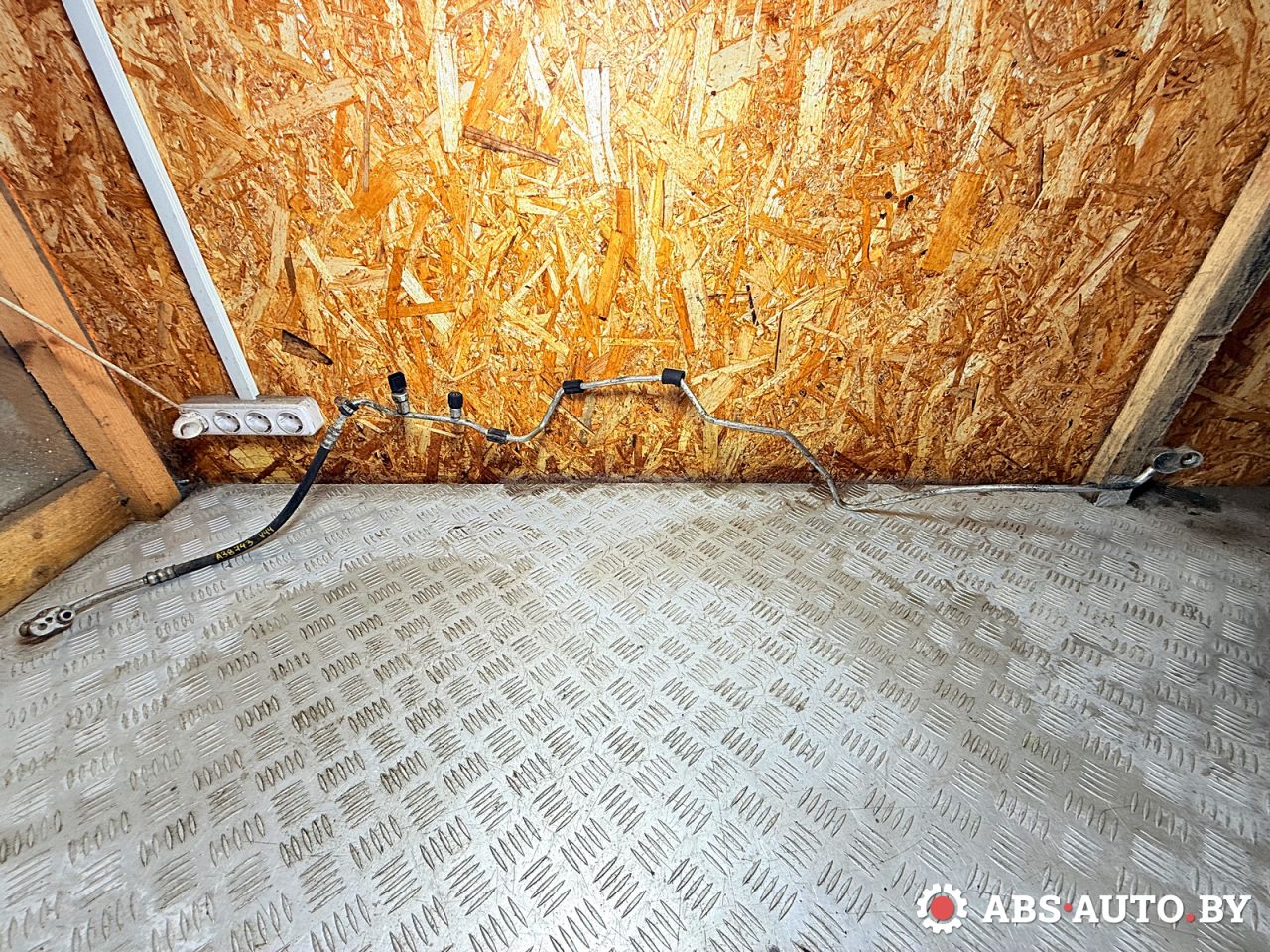 трубка кондиционера Volkswagen Passat B6 2007, 2.0 л., BMP, дизель, МКПП, универсал, 3C0820741AJ - фото №1