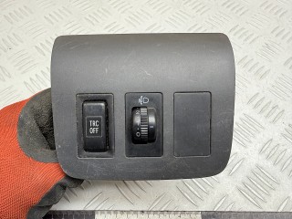 кнопка (выключатель) Toyota Corolla Verso 2 поколение AR10 2004, 2.0 л., 1CD-FTV, дизель, МКПП, минивэн, TR8801, 588210F010