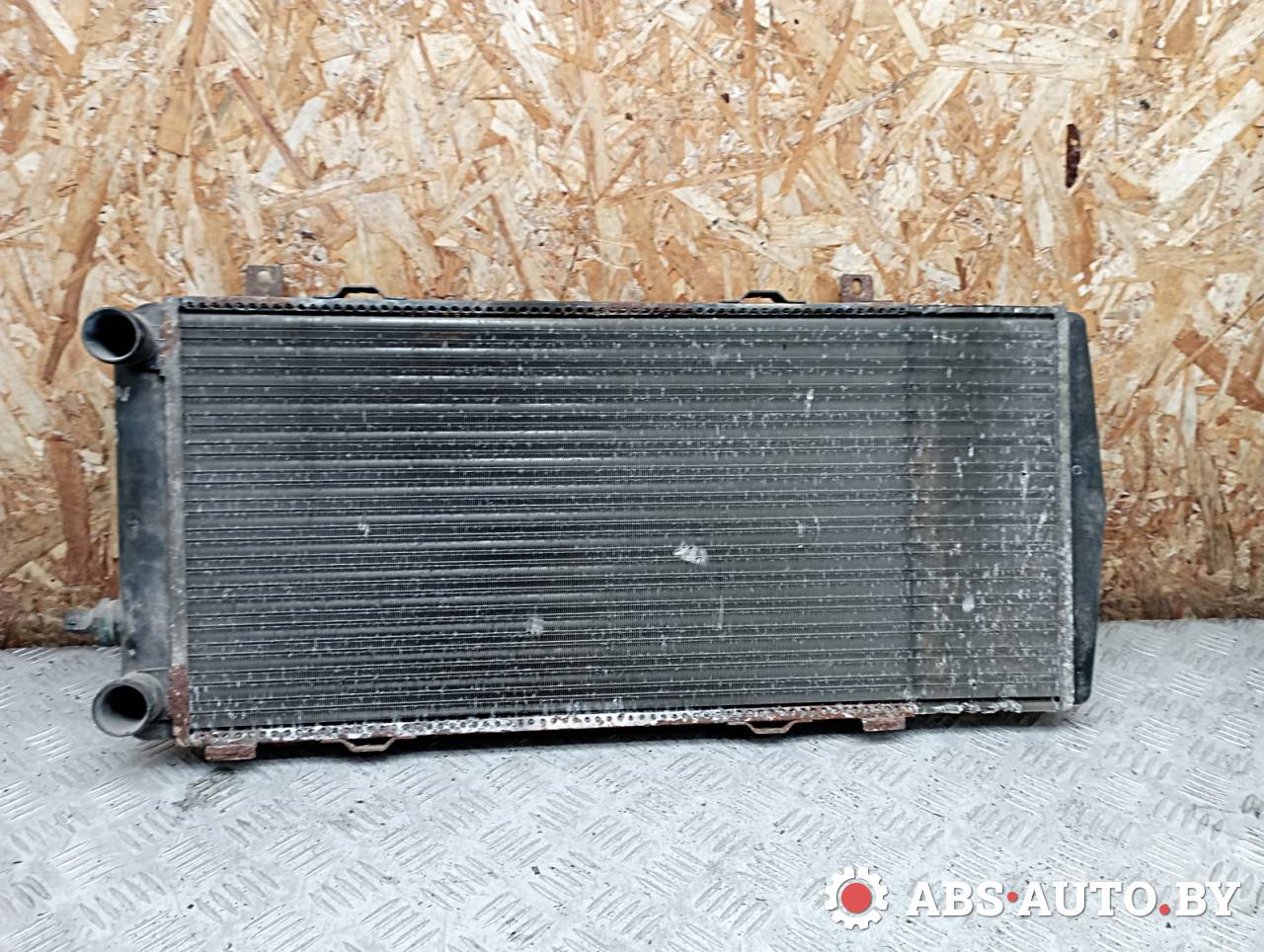 радиатор (основной) Skoda Felicia 1 поколение 1998, 1.6 л., бензин, 443511156102 - фото №1