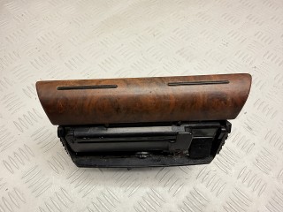 пепельница Audi A6 4B/C5 1999, 2.5 л., AKN, дизель, МКПП, универсал, передний привод, 4B0857951F, 4B0857951G