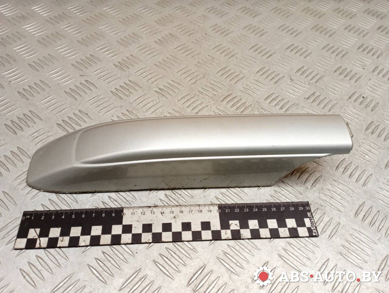 крышка (заглушка) рейлинга Kia Sorento 2 поколение 2010, 2.2 л., дизель, МКПП, полный привод, правый руль, 872542P000 - фото №1