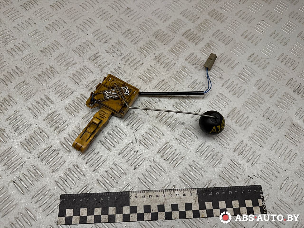 датчик уровня топлива Volkswagen Touareg 1 поколение 2006, 2.5 л., BAC, дизель, МКПП, внедорожник 5 дв., 7L6919673G, 221842003010 - фото №1