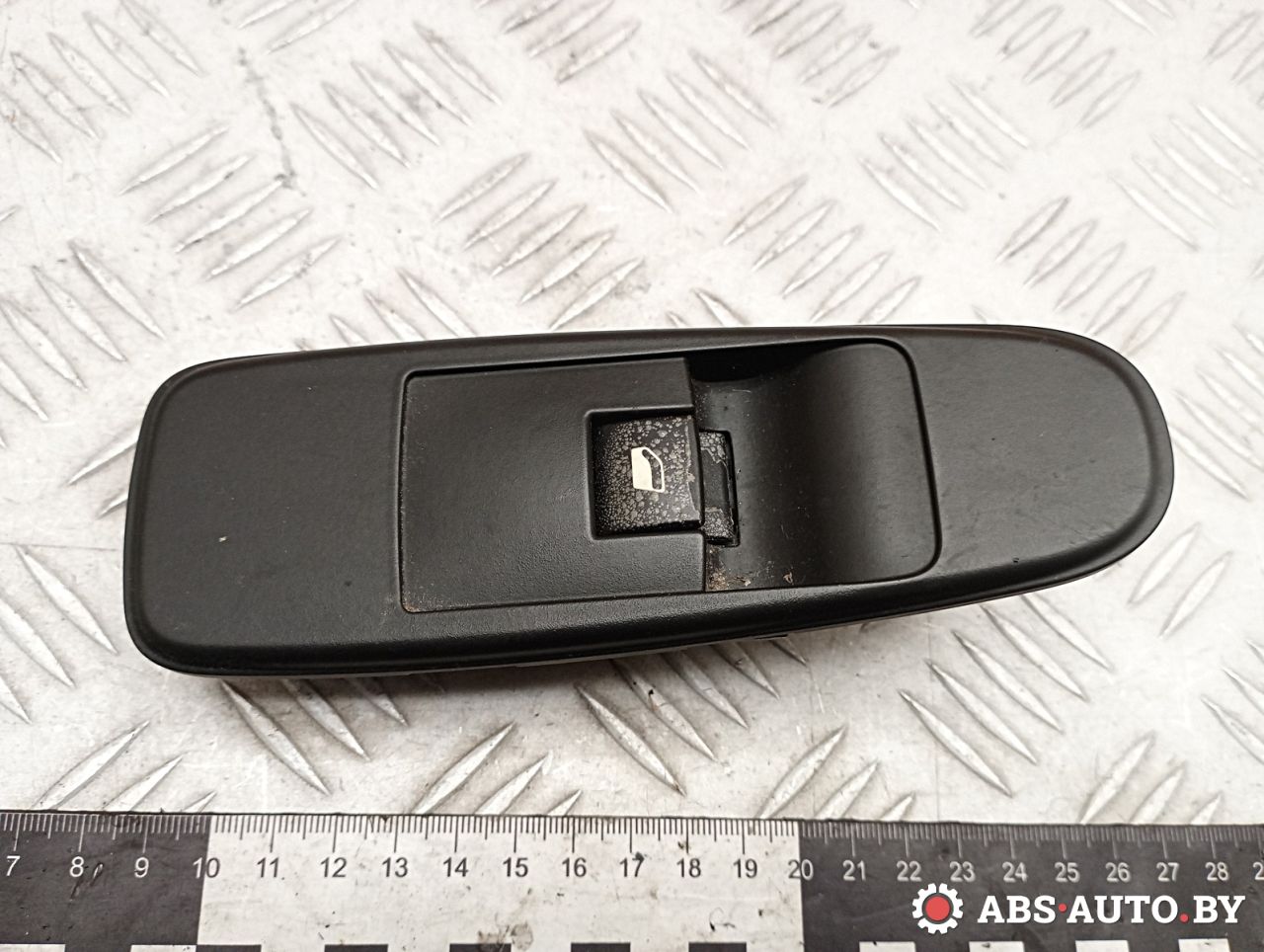 кнопка стеклоподъемника Citroen C4 Picasso 1 поколение 2011, 1.6 л., 9HR (DV6C), дизель, МКПП, правый руль, 96639377ZD - фото №1