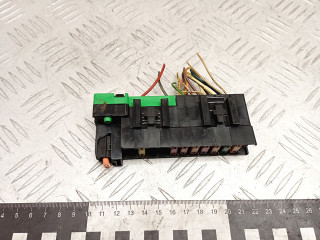 блок предохранителей Peugeot 3008 1 поколение 2011, 1.6 л., дизель, робот, передний привод, правый руль, 9627791880