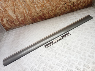 молдинг двери передней правой Mercedes-Benz E-Класс W210/S210 [рестайлинг] 2000, A2106900462