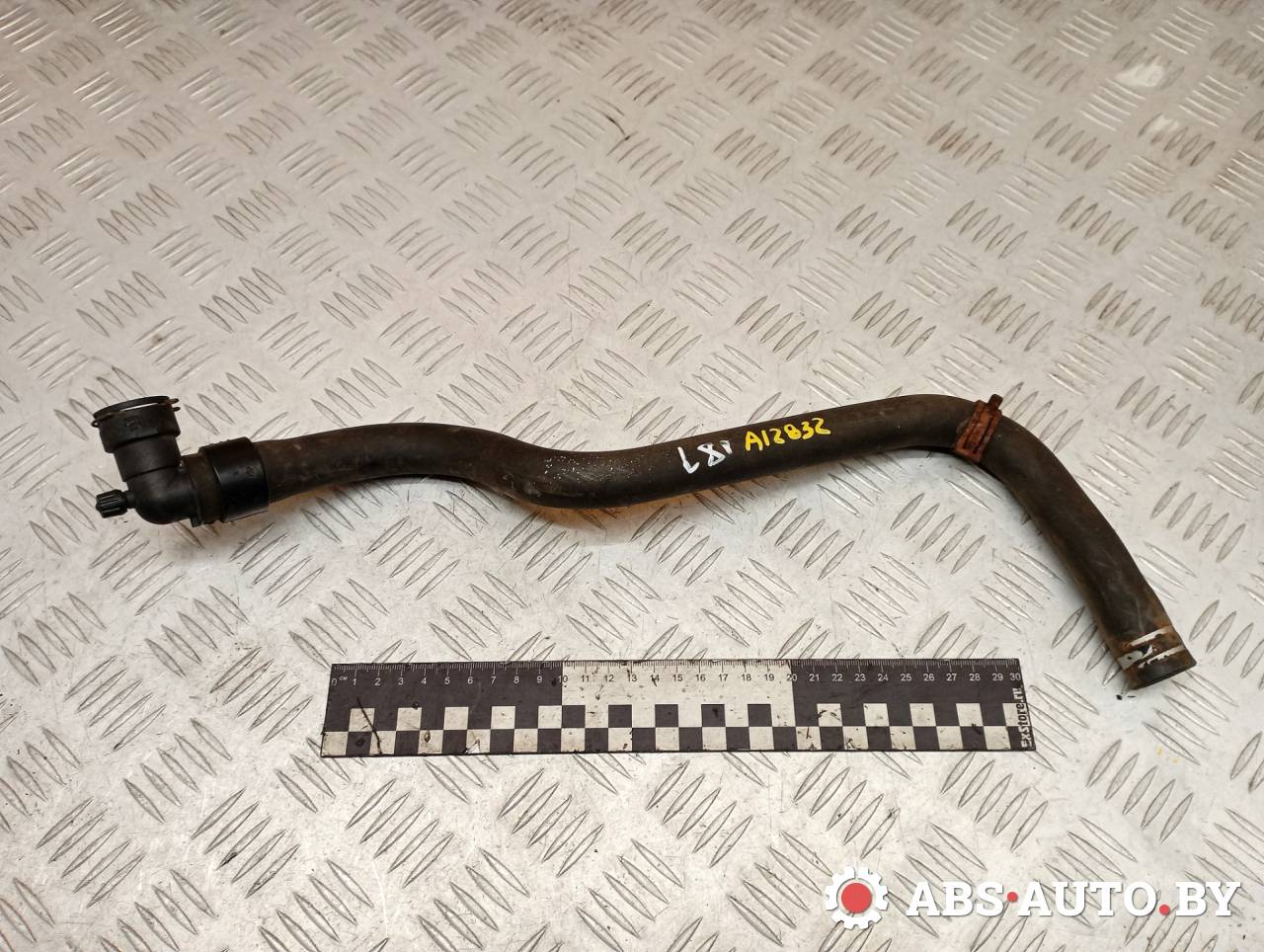 патрубок радиатора Citroen C4 1 поколение 2006, 1.6 л., бензин - фото №1