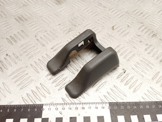 Пластик салазок сидений Toyota RAV4 2 поколение (XA20) 2003, 2.0 л., 1CD-FTV, дизель, МКПП, внедорожник 5 дв., 7215942010