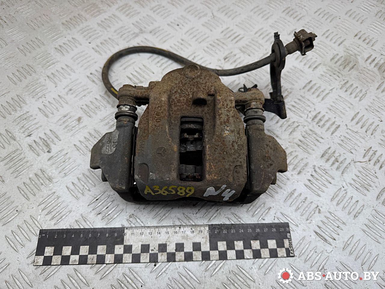 суппорт передний левый Mercedes-Benz A W169 2 поколение (2004-2008) 2008, 2.0 л., OM 640.942, дизель, МКПП, хетчбэк 5 дв., правый руль, A1694201383, 1694200583, 1694201383, A1694200583, 24357117495, 0986134017, F50254, BNZ2073ZP, BNZ2073ZW, 561N10837Z - фото №1