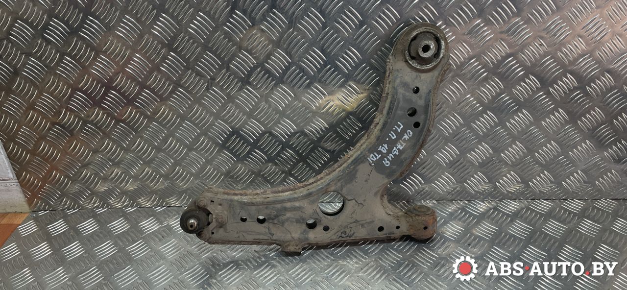рычаг передний правый Skoda Octavia 1 поколение (A4) 1999, 1.9 л., дизель - фото №1