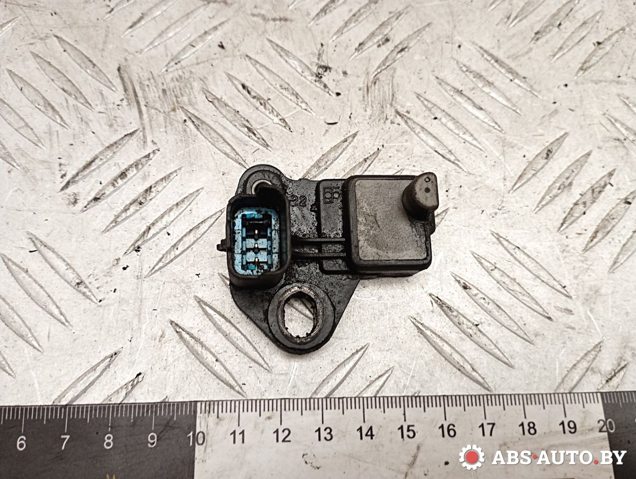 датчик коленвала Peugeot 308 T7 2010, 1.6 л., 9HV (DV6ATED4), дизель, МКПП, 9664387380, 13627808449, 9664387280, 1517990, 8S6Q9E731AA, Y60318221, MN982334, SU00100873, 31216677, 1920PW - фото №1