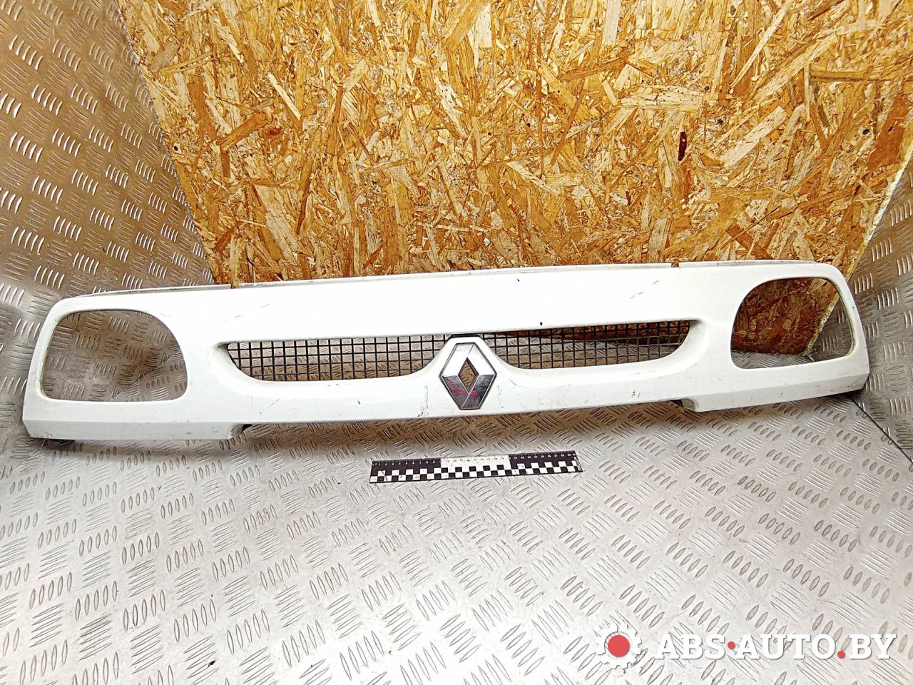решетка радиатора Renault Rapid 1 поколение 1996, 6001030147 - фото №1