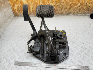 узел педальный (блок педалей) Mercedes-Benz A W168 1 поколение (1997-2001) 2000, 1.7 л., OM 668.940, дизель, АКПП, хетчбэк 5 дв., передний привод, A1683011020, A1682903001, A1682900645, A0135427717