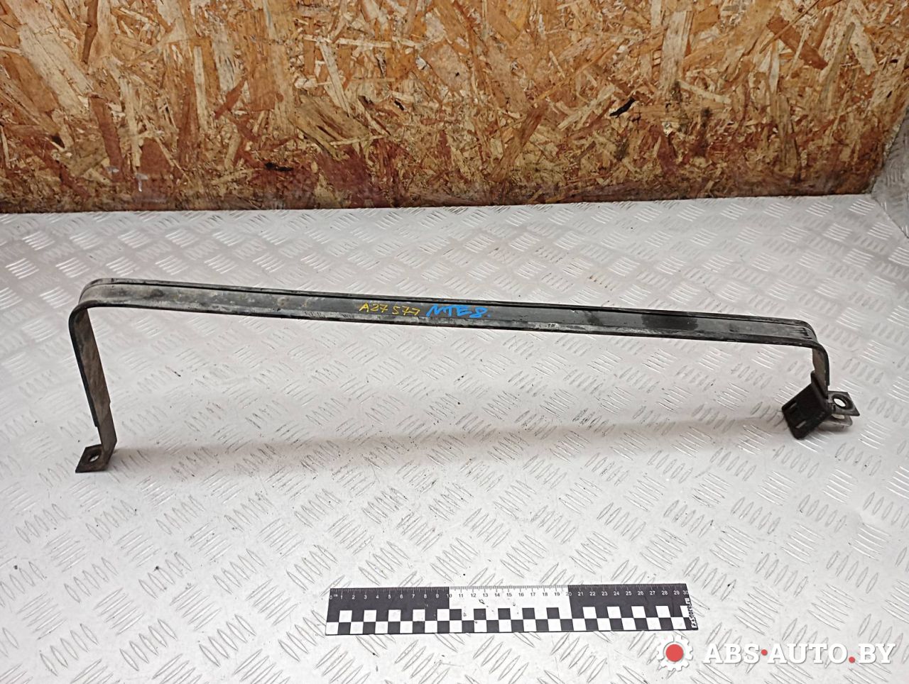 крепление бака топливного Toyota RAV4 2 поколение (XA20) 2003, 2.0 л., 1CD-FTV, дизель, МКПП, внедорожник 5 дв. - фото №1