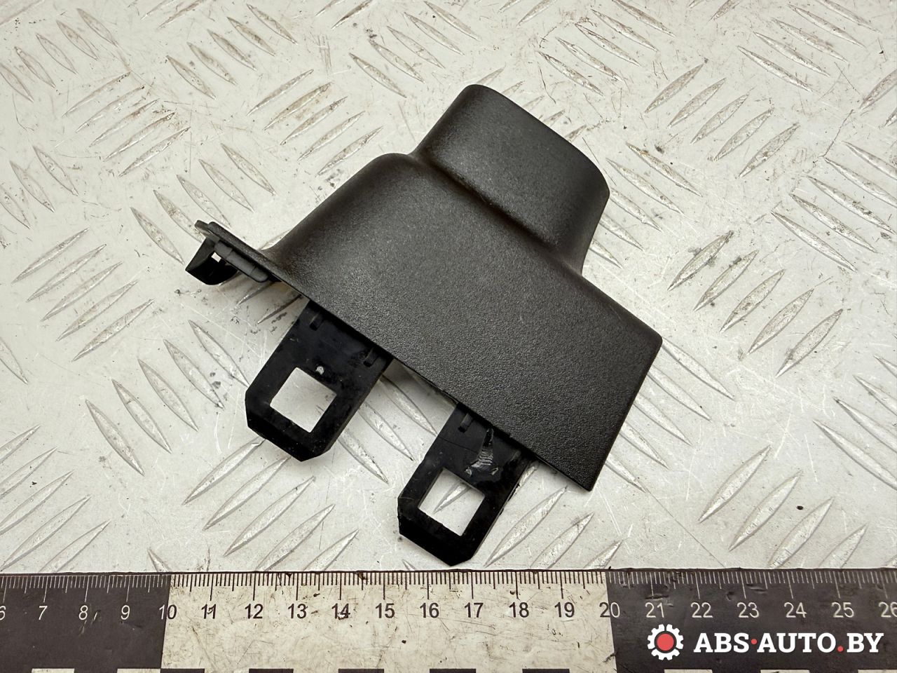 пластик (накладка) сиденья Jeep Cherokee 5 поколение 2016, 2.0 л., EBT, дизель, АКПП, внедорожник 5 дв., 1XS91TRMAC - фото №1