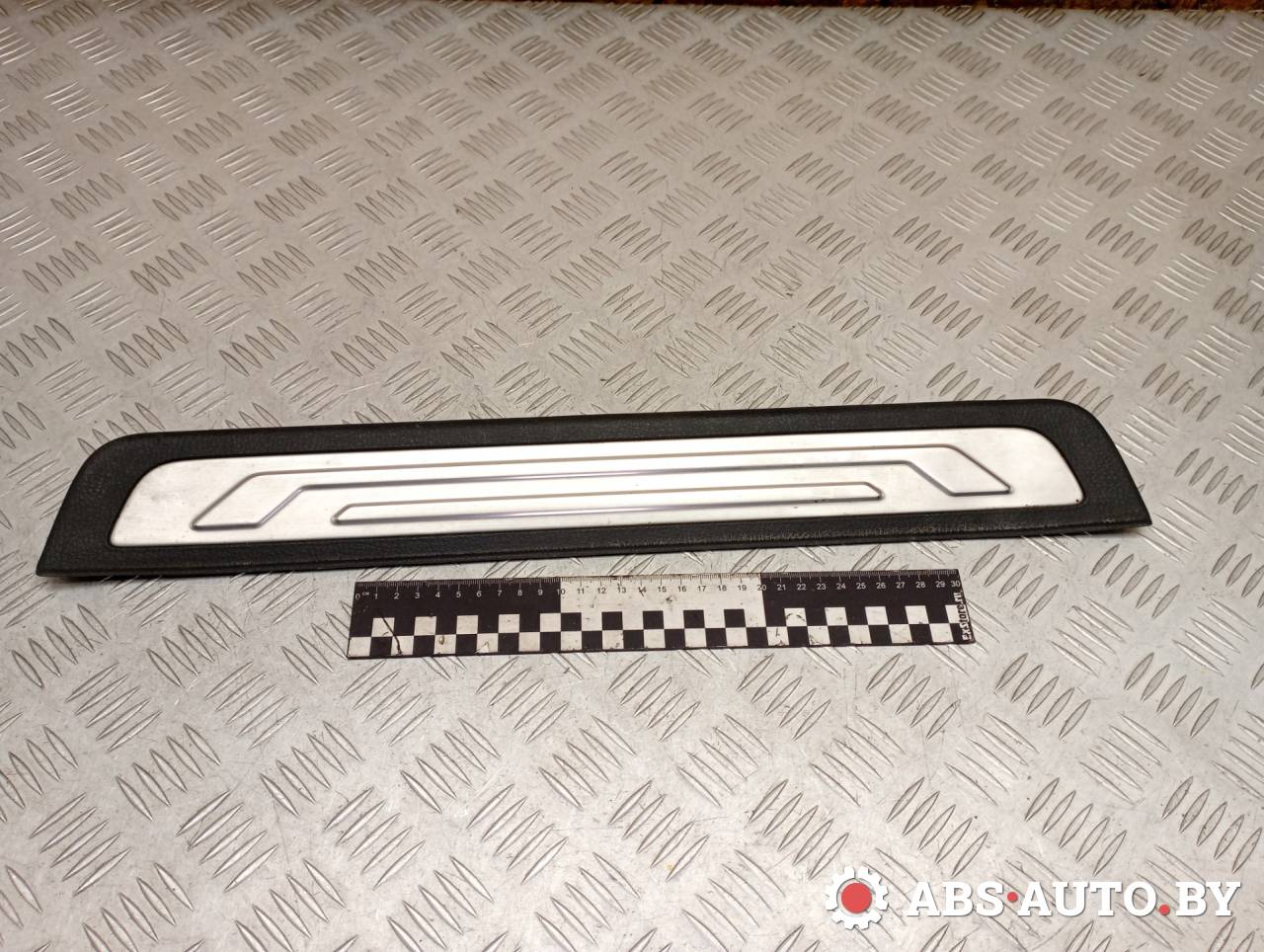 накладка на порог Kia Sorento 2 поколение 2011, 2.2 л., дизель, АКПП, 858812P100 - фото №1