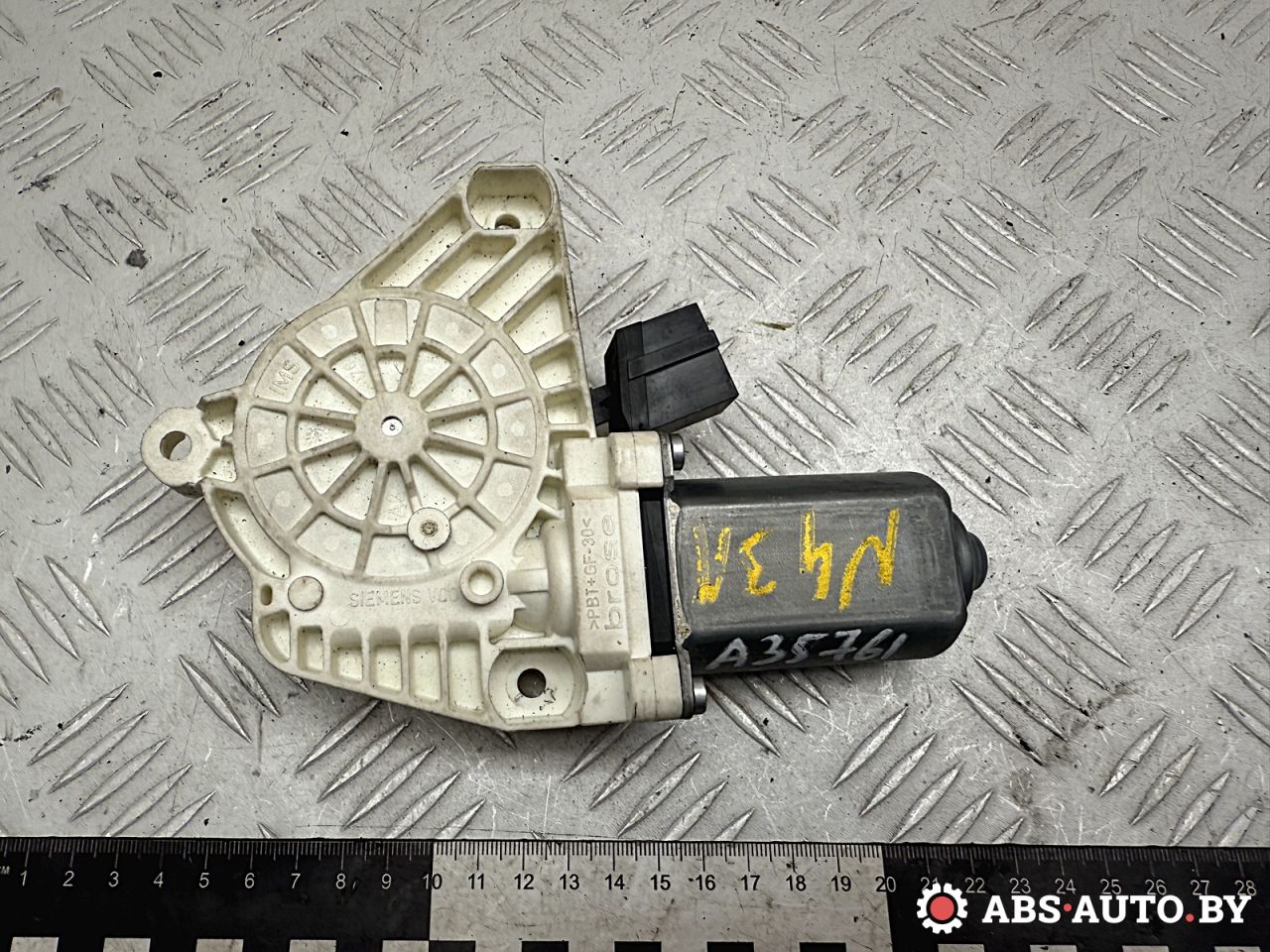 моторчик стеклоподъемника задний левый Mercedes-Benz A W169 2 поколение (2004-2008) 2008, 2.0 л., OM 640.942, дизель, МКПП, хетчбэк 5 дв., правый руль, A1698204542, 996148102, 7746013402 - фото №1