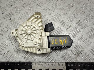 моторчик стеклоподъемника задний левый Mercedes-Benz A W169 2 поколение (2004-2008) 2008, 2.0 л., OM 640.942, дизель, МКПП, хетчбэк 5 дв., правый руль, A1698204542, 996148102, 7746013402