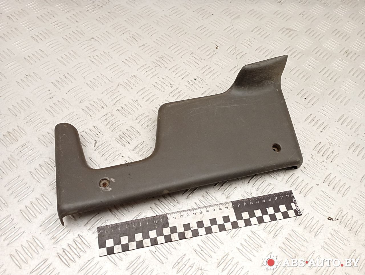 Пластик салазок сидений Fiat Punto 1 поколение 1998, 1.2 л., бензин, МКПП, хетчбэк 3 дв., 714065000 - фото №1