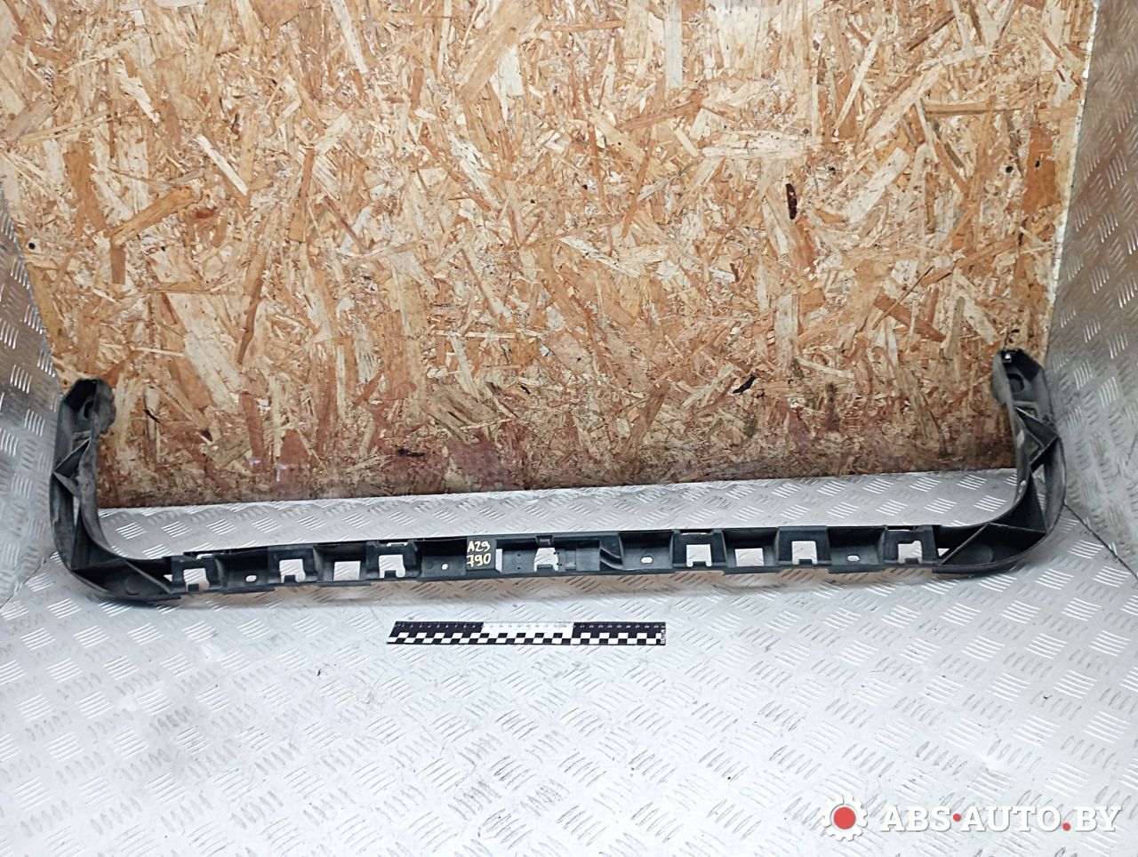 Крепление бампера заднего Volkswagen Passat B6 2009, 2.0 л., дизель, МКПП, универсал, 3C9807863A - фото №1