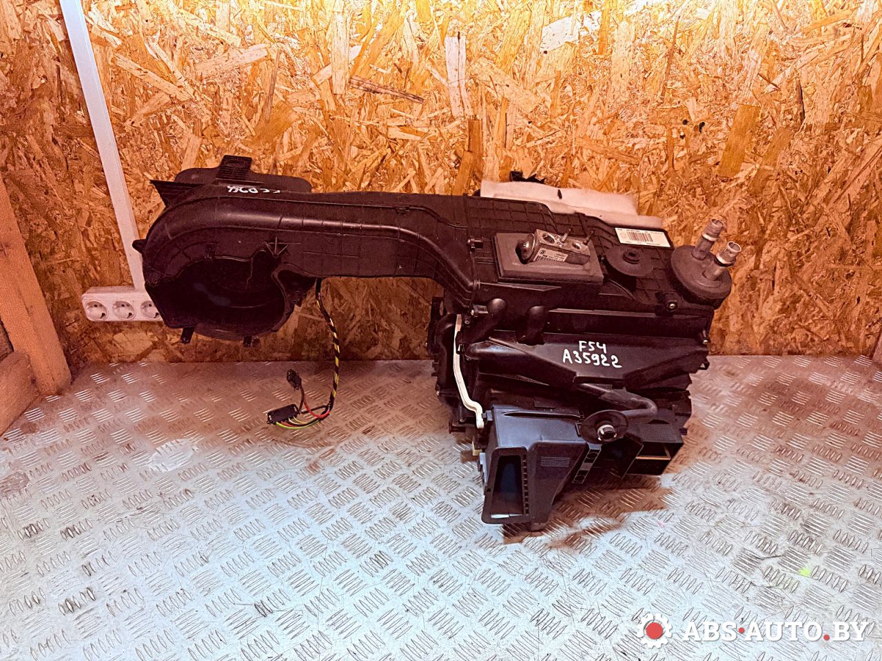 отопитель в сборе (печка) Peugeot 5008 1 поколение 2013, 1.6 л., дизель, робот, правый руль, 9673831480, W9052004, Z5509001, Y2844001, 52387190 - фото №1