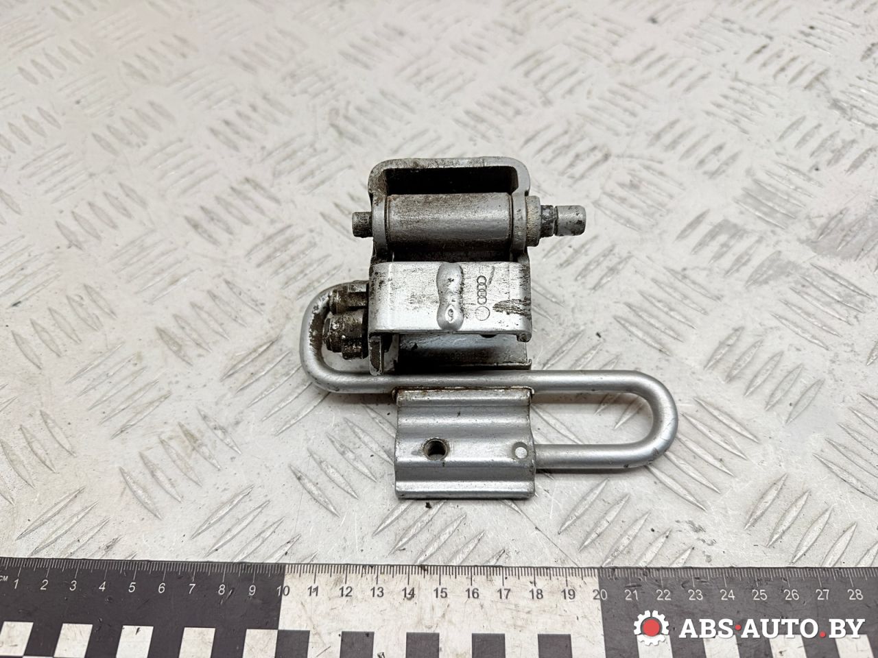 петля двери Audi A6 4B/C5 1997, 1.9 л., AFN, дизель, МКПП, седан, 4B0833412B - фото №1