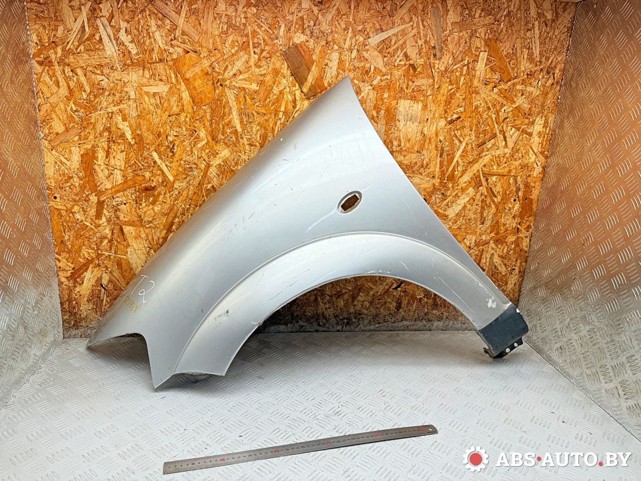 крыло переднее левое Citroen C3 1 поколение 2003, 1.4 л., 8HY (DV4TED4), дизель, МКПП, передний привод - фото №1