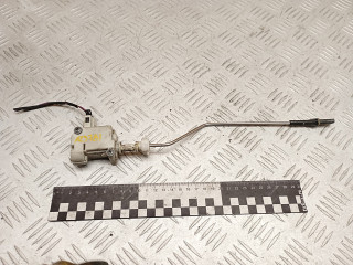 активатор замка крышки топливного бака Volkswagen Passat B6 2009, 2.0 л., дизель, МКПП, универсал, 3C0810773