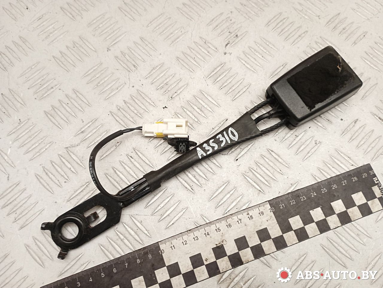 замок ремня безопасности Peugeot 5008 1 поколение 2013, 1.6 л., дизель, робот, правый руль, 34039720A, 34039709, 9681989580 - фото №1