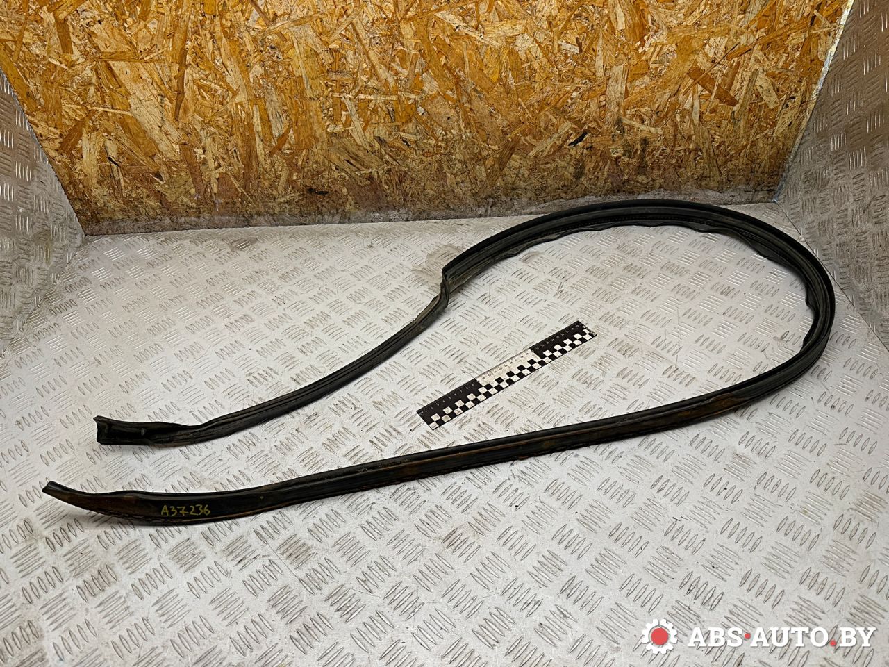 уплотнитель Opel Vectra B 1997, 2.0 л., Y 20 DTL, дизель, МКПП, 90585942 - фото №1