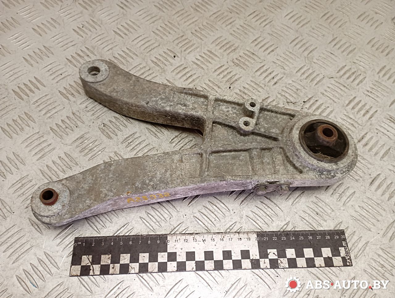 кронштейн двигателя Volvo V70 1 поколение 1999, 2.5 л., дизель, 9434250 - фото №1