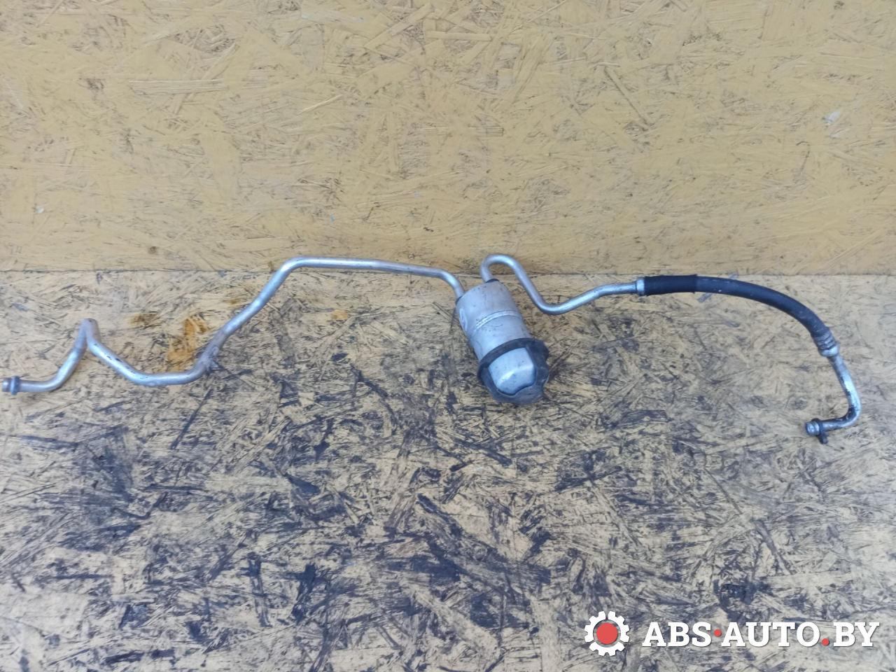 трубка кондиционера Renault Laguna 2 поколение 2005, 1.8 л., бензин, МКПП, хетчбэк 5 дв., передний привод, 8200008718B - фото №1