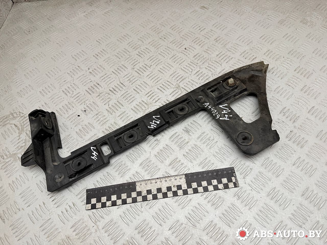 Крепление бампера заднего Volkswagen Passat B6 2007, 2.0 л., BMP, дизель, МКПП, универсал, 3C9807393 - фото №1