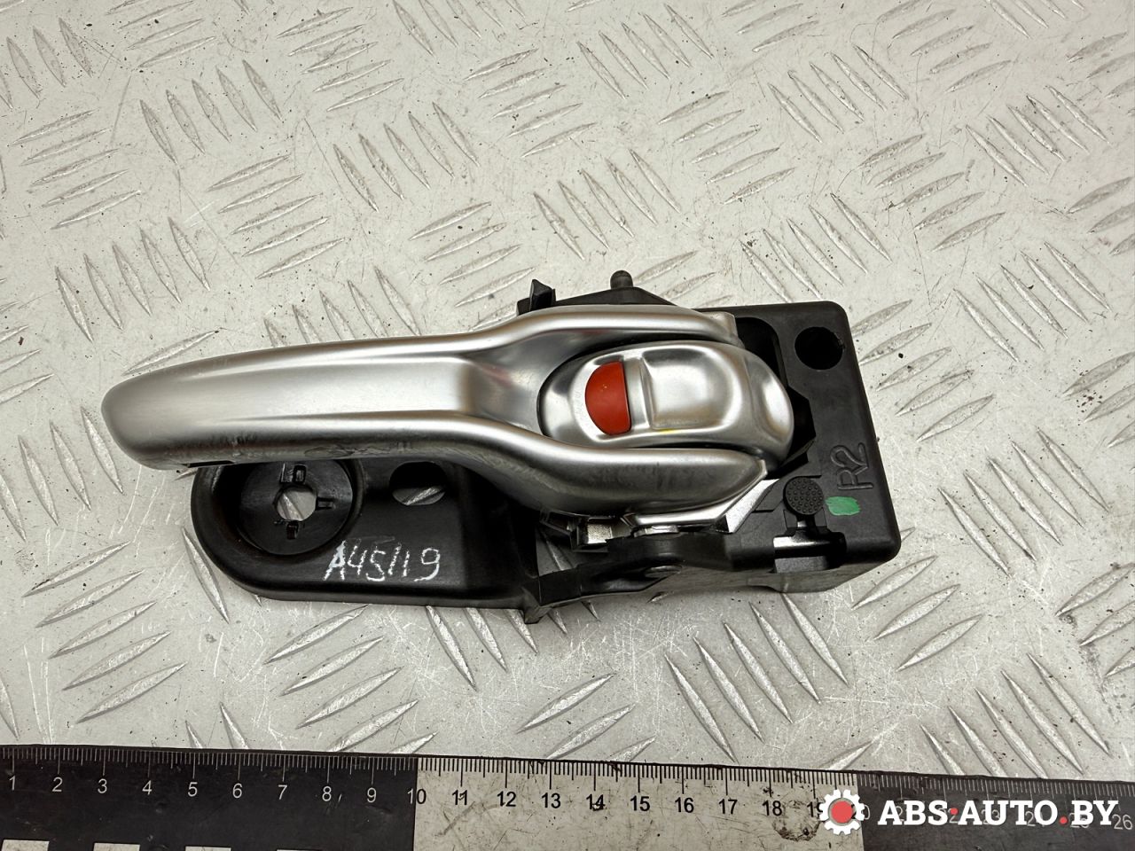 ручка внутренняя передняя правая Jeep Cherokee 5 поколение 2016, 2.0 л., EBT, дизель, АКПП, внедорожник 5 дв., C37090103 - фото №1