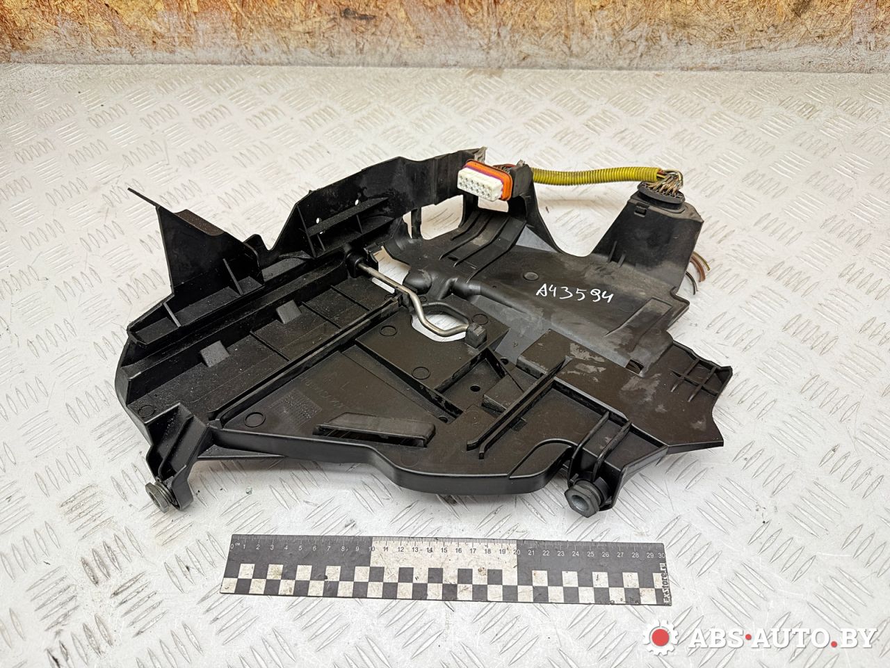 крепление фары левой Volkswagen Touareg 1 поколение 2006, 3.0 л., BKS, дизель, АКПП, внедорожник 5 дв., полный привод, 7L6941613C - фото №1