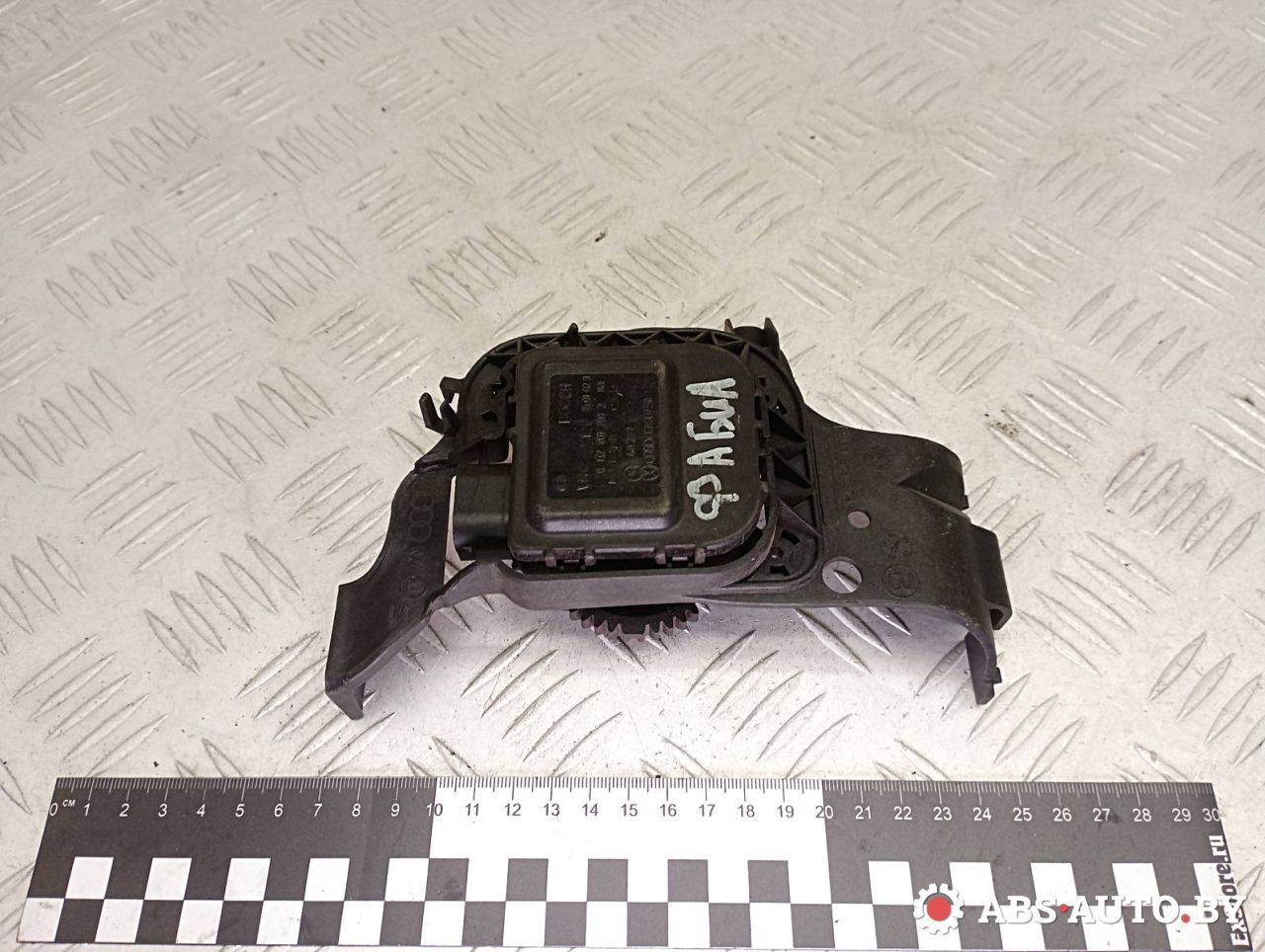 моторчик заслонки печки Skoda Fabia 1 поколение (6Y) 2003, 0132801200, 6Q1819379 - фото №1