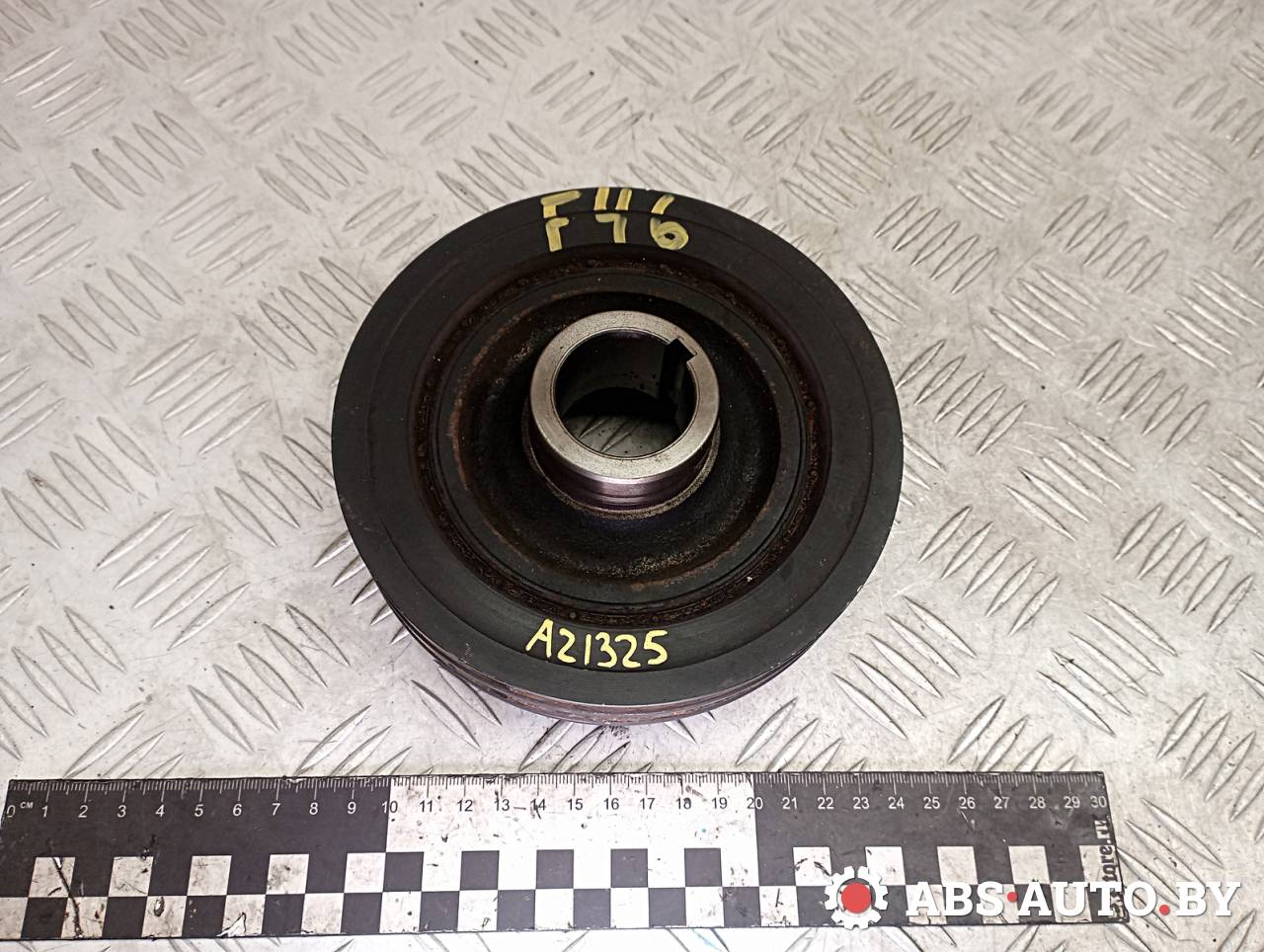 шкив коленвала Mitsubishi Pajero 3 поколение 2002, 3.2 л., дизель, МКПП, внедорожник 3 дв., ME204075 - фото №1