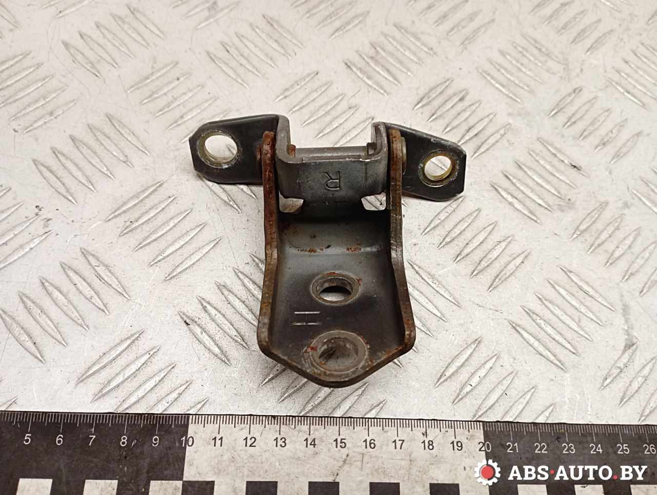петля двери Mazda 6 GG 2003, 2.0 л., бензин, МКПП, правый руль - фото №1