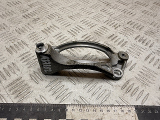 кронштейн компрессора кондиционера Volkswagen Touareg 1 поколение 2006, 2.5 л., BAC, дизель, МКПП, внедорожник 5 дв., 070260885A