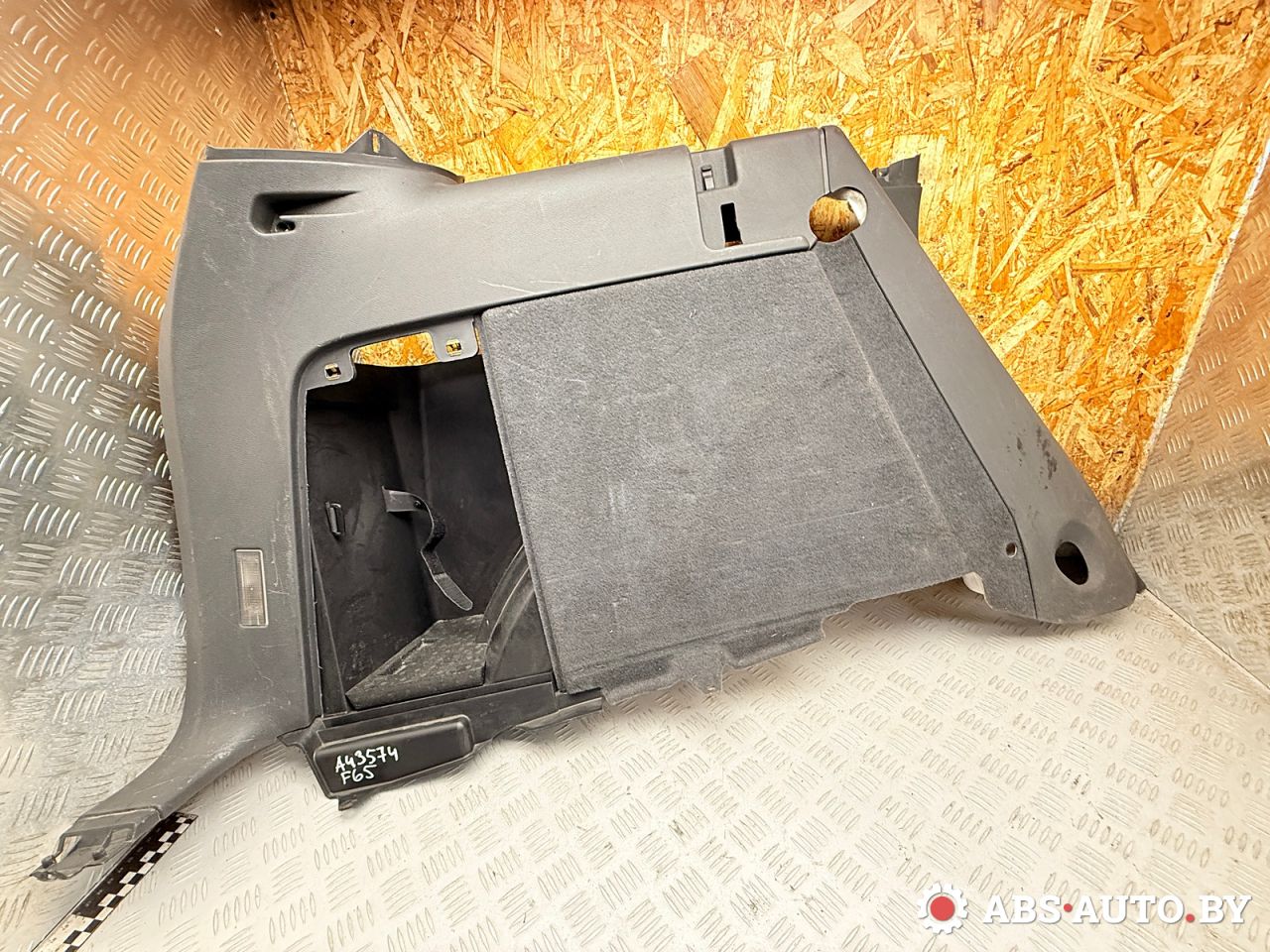 обшивка багажника Volkswagen Touareg 1 поколение 2006, 3.0 л., BKS, дизель, АКПП, внедорожник 5 дв., полный привод, 7L6867037, 7L6867037AS, 7L6863819C, 7L6863820C - фото №1