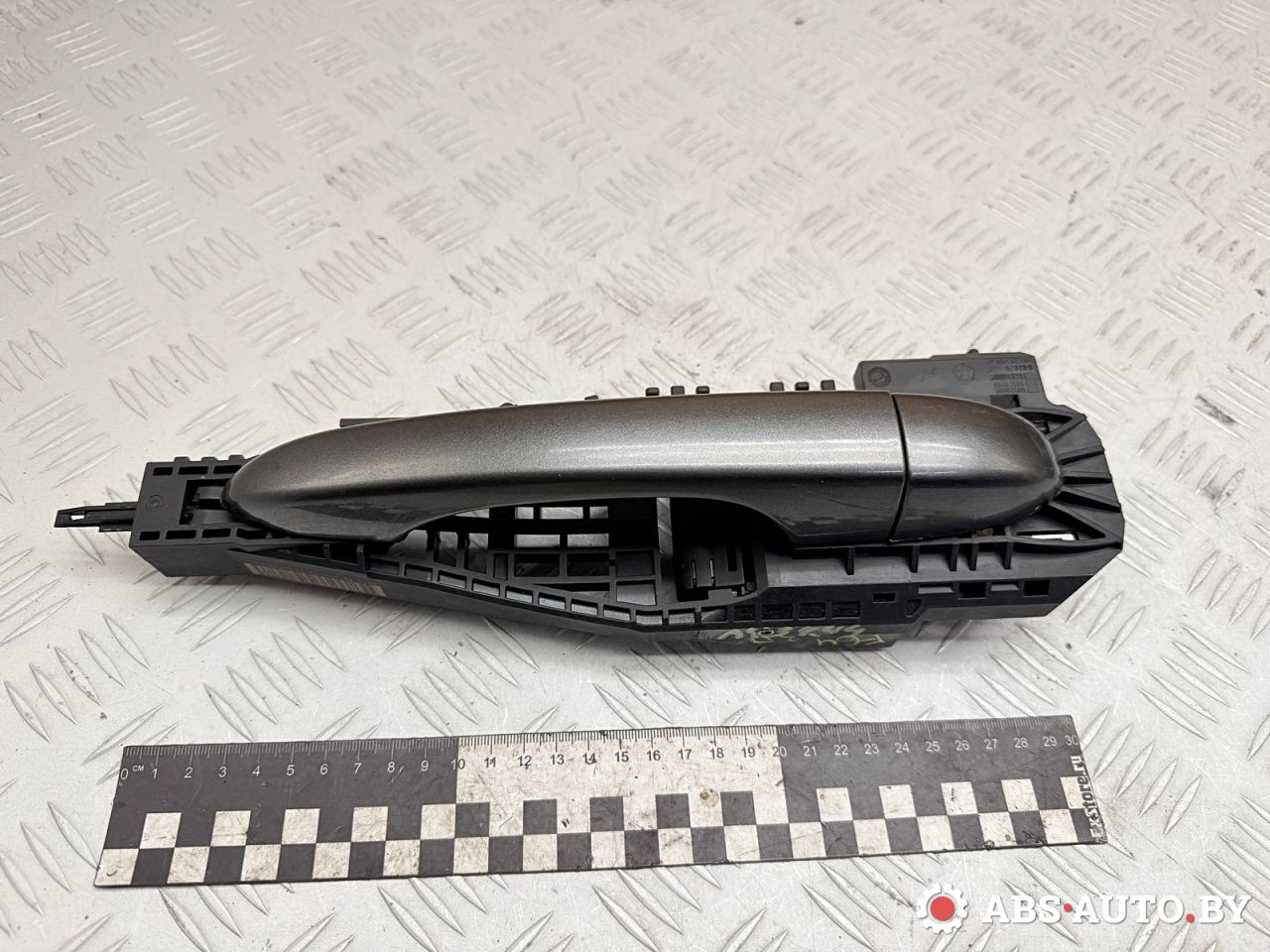 ручка наружная задняя правая Jeep Cherokee 5 поколение 2016, 2.0 л., EBT, дизель, АКПП, внедорожник 5 дв., P68084836AD, 68084836AD, 68084836, 68082686, 68082688 - фото №1