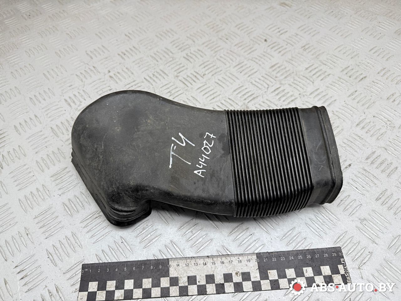 воздуховод Audi A6 4B/C5 1999, 2.5 л., AKN, дизель, МКПП, универсал, передний привод, 8D0129617E - фото №1