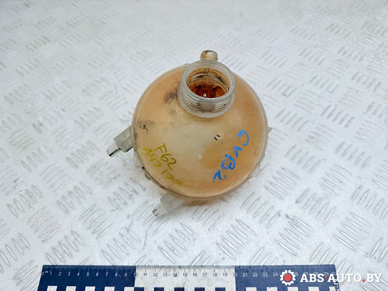 бачок расширительный Peugeot 3008 1 поколение 2012, 1.6 л., 9HR (DV6C), дизель, робот, 9684527680, 9654310780, 9654429680, 9673334580 - фото №1