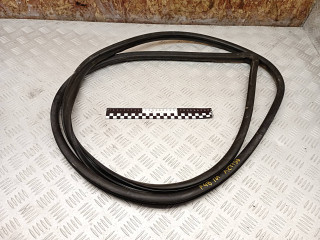 уплотнитель двери Toyota RAV4 2 поколение (XA20) [рестайлинг] 2005, 2.0 л., 1CD-FTV, дизель, МКПП, внедорожник 5 дв.