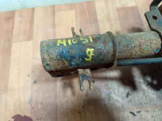 стойка передняя правая Renault Laguna 2 поколение 2005, 1.8 л., бензин, МКПП, хетчбэк 5 дв., передний привод