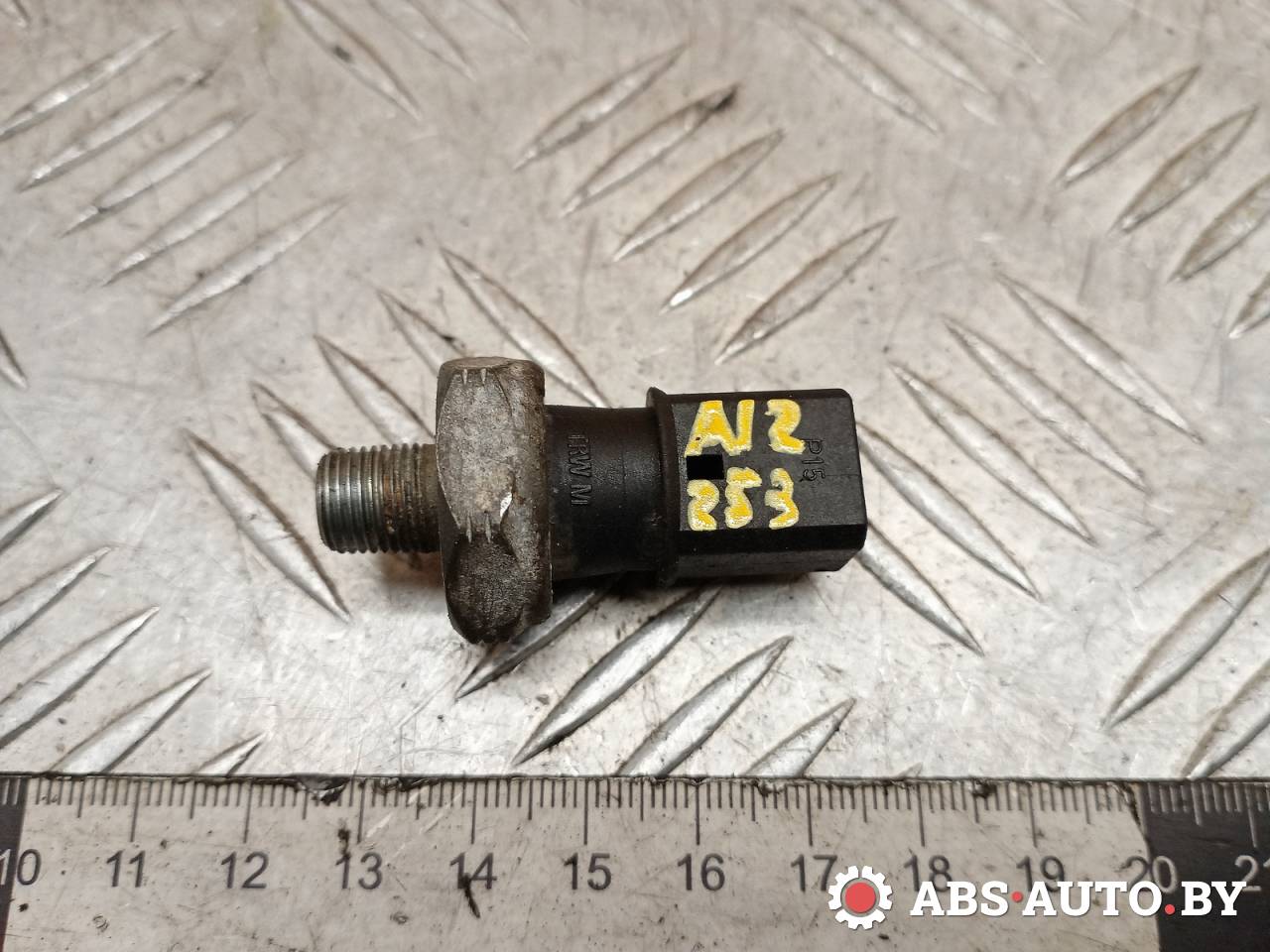 датчик давления масла Nissan Primera P12 2006, 2.2 л., дизель, МКПП, хетчбэк 5 дв., 111303005 - фото №1